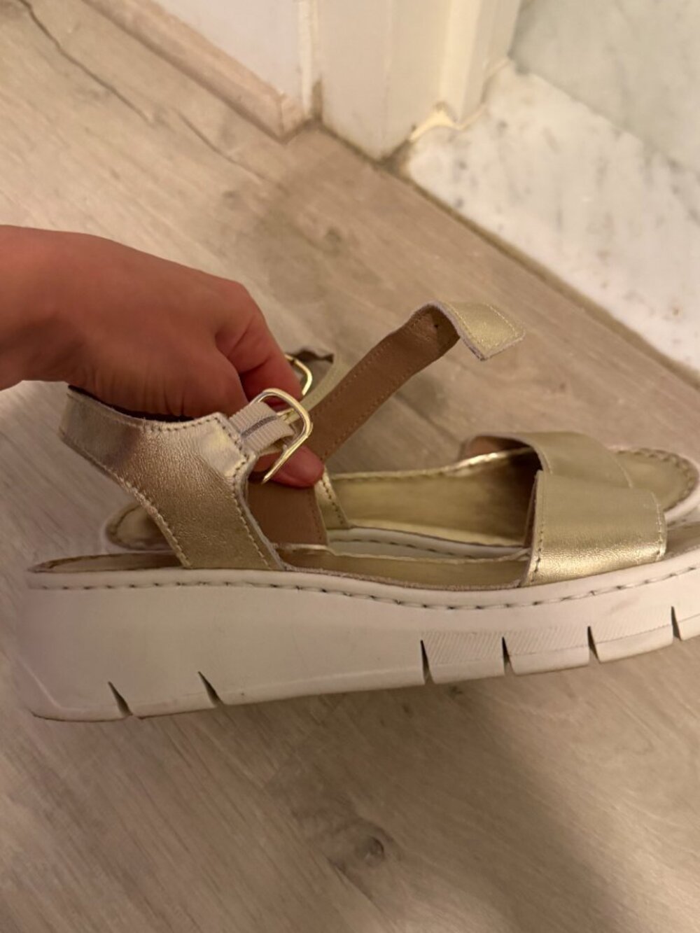 Rizzoli Genuine Leather Metallic Gold Platform Sandals Comfort Chunky Sandals 38 - Picture 4 of 9